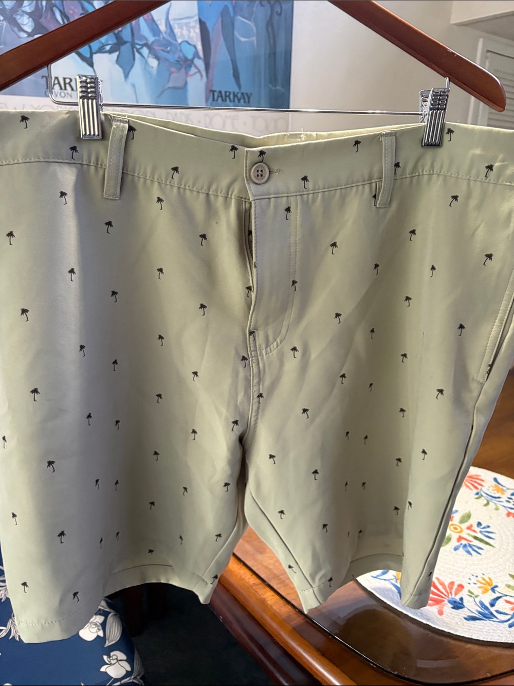 Sperry Beige Palm-Print Stretch Shorts